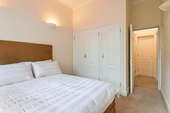 2 Bedroom Apartment To Rent In Hall Road, St John's Wood, London, NW8