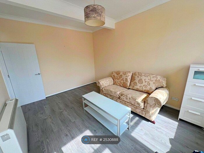 1 Bedroom Flat To Rent In Coulsdon Road, Caterham, CR3
