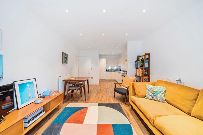 1 Bedroom Apartment For Sale In Rolfe Terrace, London, SE18