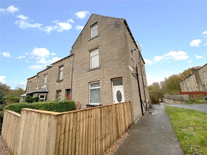 2 Bedroom Property To Rent In Keighley, BD20