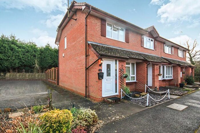 2 Bedroom End Of Terrace House To Rent In Gorringes Brook, Horsham, RH12