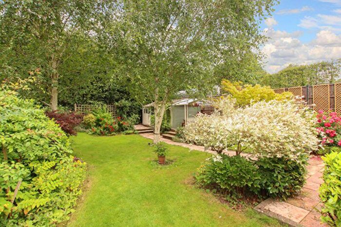 2 Bedroom Detached Bungalow For Sale In High Street Green, Hemel Hempstead, HP2
