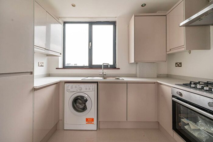 1 Bedroom Flat For Sale In Metro House, Green Street, Forest Gate, London, E7