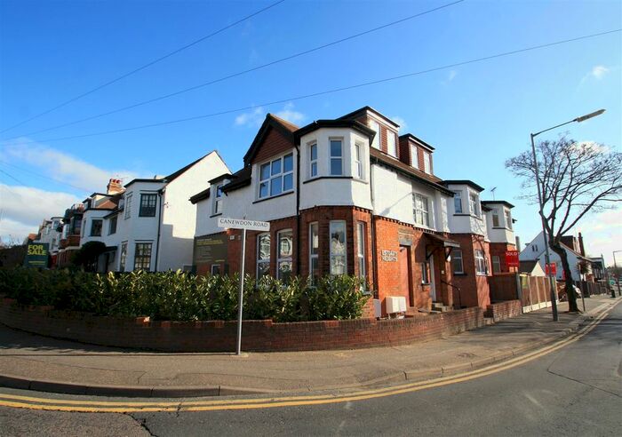 3 Bedroom Flat To Rent In Valkyrie Road, Westcliff-On-Sea, SS0
