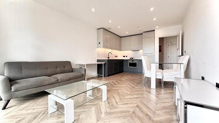 1 Bedroom Flat To Rent In Attlee House, Heritage Walk, Kingston Upon Thames, KT1