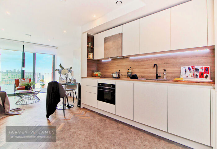 1 Bedroom Apartment To Rent In Skyline Apartments, Three Waters, E1