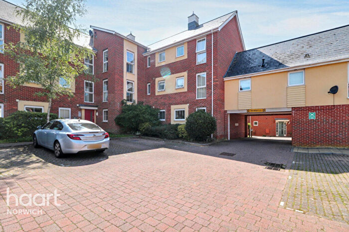 2 Bedroom Apartment For Sale In Solario Road, Norwich, NR8