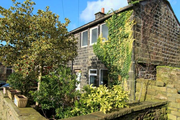 1 Bedroom Cottage For Sale In Shaw Lane, Oxenhope, Keighley, BD22