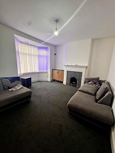 2 Bedroom Semi-Detached House To Rent In Narborough Road, Leicester, LE3