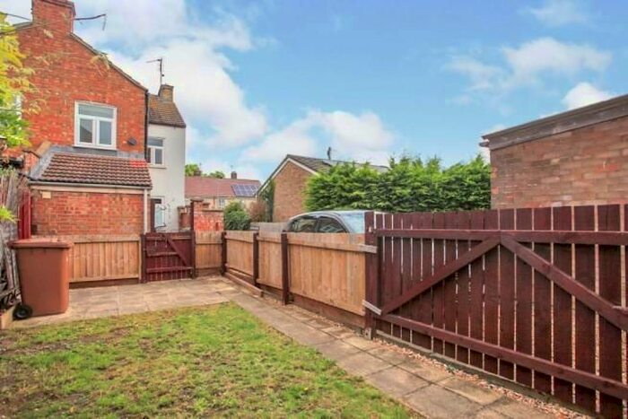 2 Bedroom Property To Rent In Coneygree Road, Stanground, Peterborough PE2