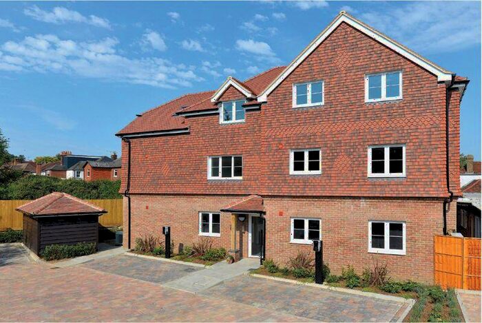 2 Bedroom Apartment To Rent In Owen Road, Godalming, GU7