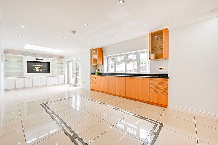 5 Bedroom Semi Detached House To Rent In Hampton Court Avenue, East Molesey, KT8