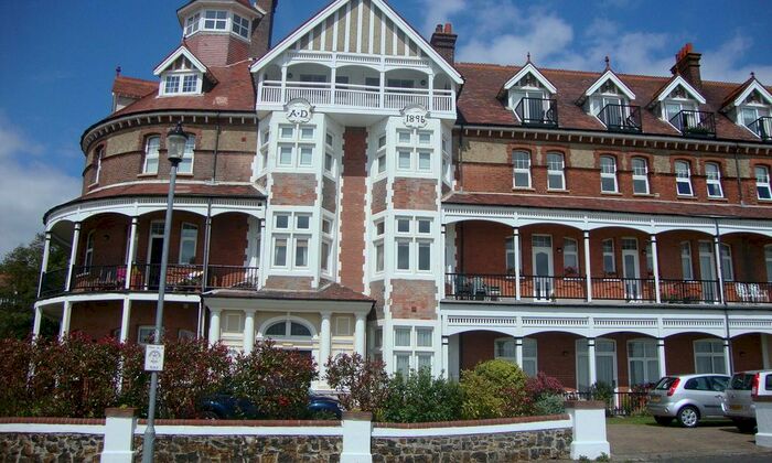 2 Bedroom Flat To Rent In The Esplanade, Frinton-On-Sea, CO13
