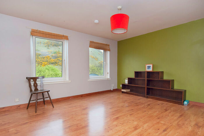 2 Bedroom Flat To Rent In Dumbiedykes Road Edinburgh United Kingdom, EH8