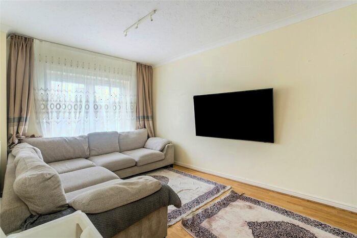 2 Bedroom Flat For Sale In Millennium Drive, London, E14