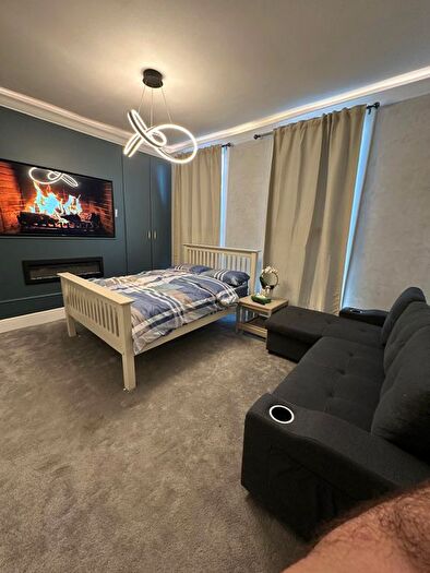 Studio To Rent In Edgware Road, London, W2