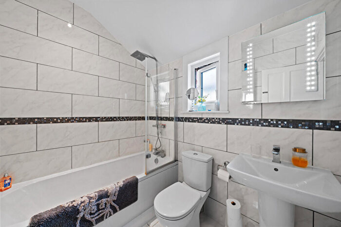3 Bedroom Terraced House For Sale In Mellows Road, Wallington, SM6