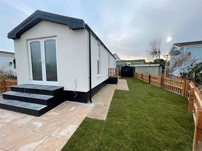 1 Bedroom Park Home For Sale In The Embankment, The Dome Village, Hockley, Essex, SS5