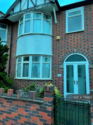 4 Bedroom Semi-Detached House To Rent In Welford Road, Leicester, LE2