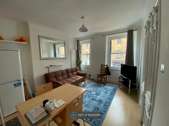 2 Bedroom Flat To Rent In Anglo Terrace, Bath, BA1