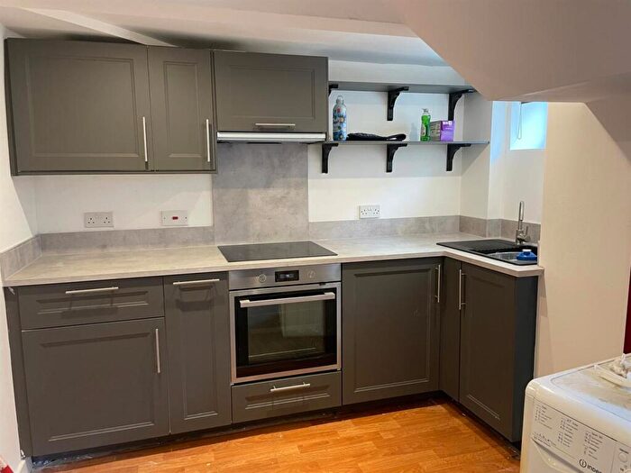 4 Bedroom Terraced House To Rent In Harold Place, Leeds, LS6