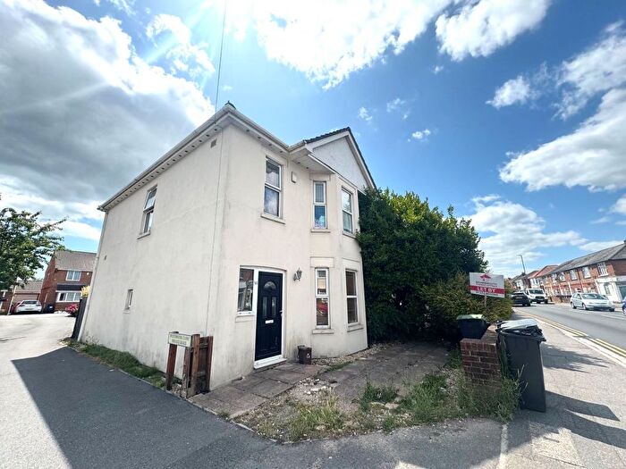 4 Bedroom Detached House For Sale In Columbia Road, Bournemouth, Dorset, BH10