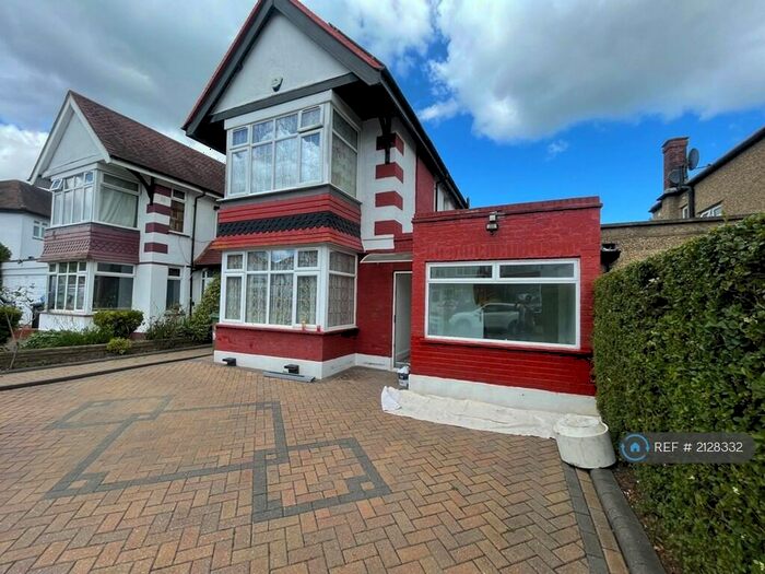 2 Bedroom Flat To Rent In Holt Road, Wembley, HA0