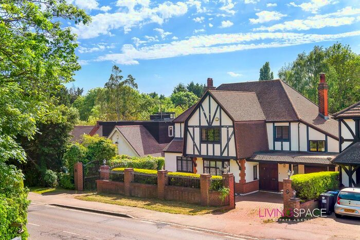 6 Bedroom Detached House For Sale In Cockfosters Road, Cockfoster, London, EN4