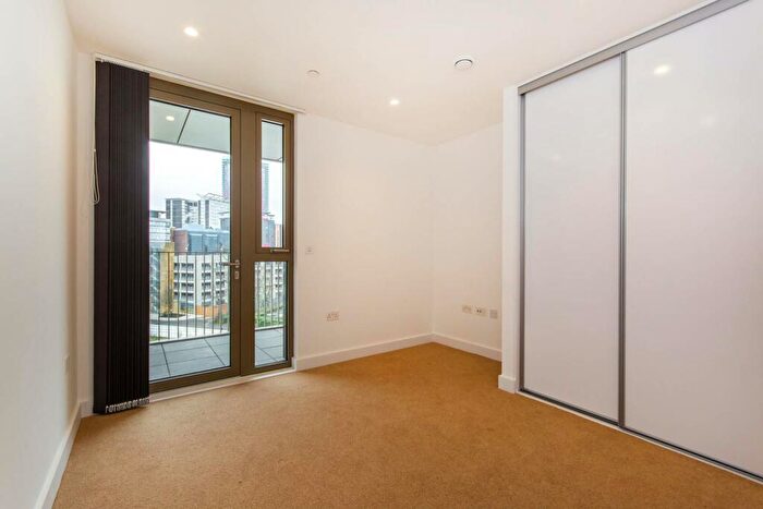 2 Bedroom Apartment To Rent In Caithnness Walk, Croydon, CR0