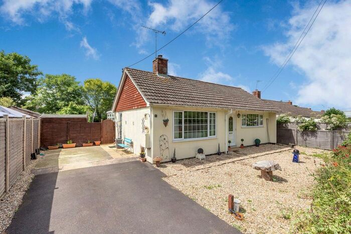 2 Bedroom Detached Bungalow For Sale In Gravelands Lane, Henlade, Taunton, TA3