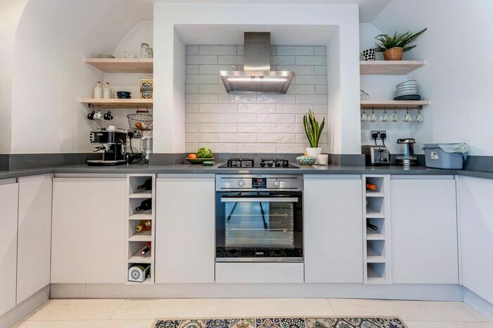 1 Bedroom Flat To Rent In Ambleside Avenue, Streatham, London, SW16