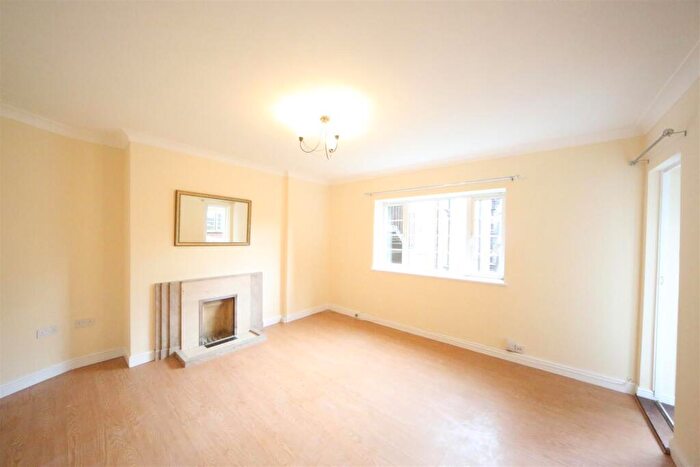 2 Bedroom Apartment To Rent In Warwick Lodge, Mill Lane, London, NW2