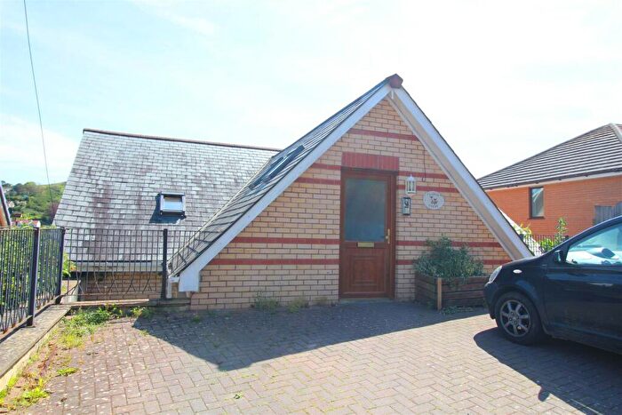 2 Bedroom Flat To Rent In Foreland View, Ilfracombe, EX34