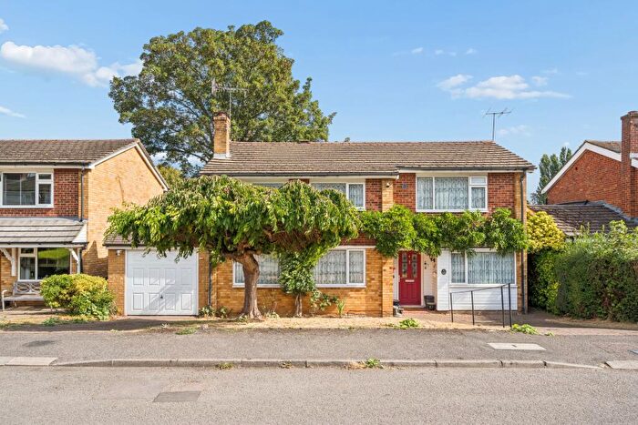 4 Bedroom Detached House For Sale In Coombe Gardens, Berkhamsted, HP4