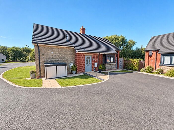 2 Bedroom Semi-Detached Bungalow For Sale In Barnes Road, Swindon, SN3