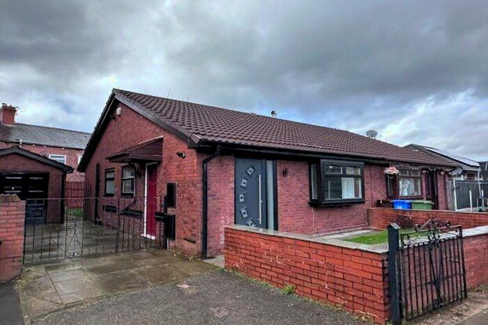 2 Bedroom Bungalow To Rent In Melbourne Street South, Ashton-Under-Lyne, OL6