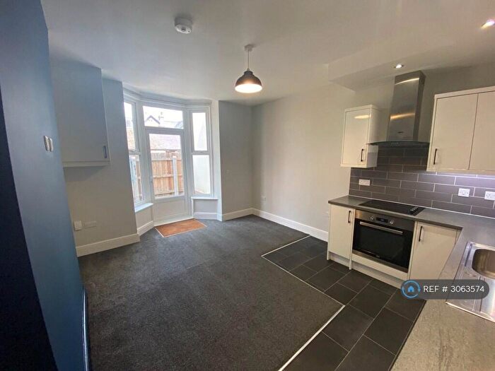 2 Bedroom Flat To Rent In Hamilton Road, Lincoln, LN5