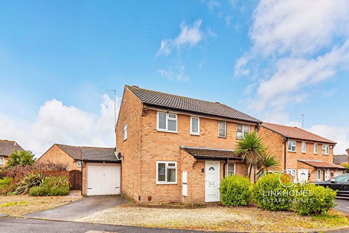 2 Bedroom Semi Detached House For Sale In Twyford Way, Poole, BH17