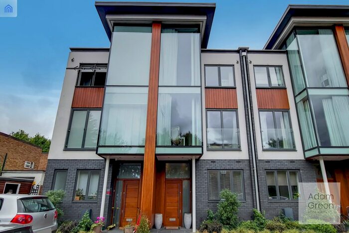 4 Bedroom Mews House To Rent In Page Mews, Wycliffe Road, London, SW11