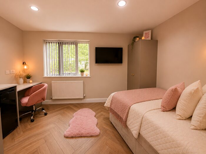 1 Bedroom House To Rent In Raddlebarn Court - Studio - Gfr, Selly Oak, West Midlands, B29