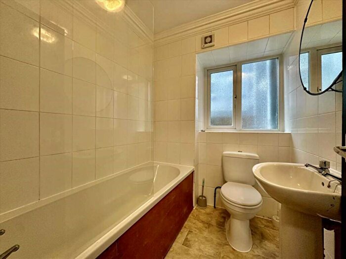 2 Bedroom Apartment To Rent In Sutherland Road, Plymouth, PL4