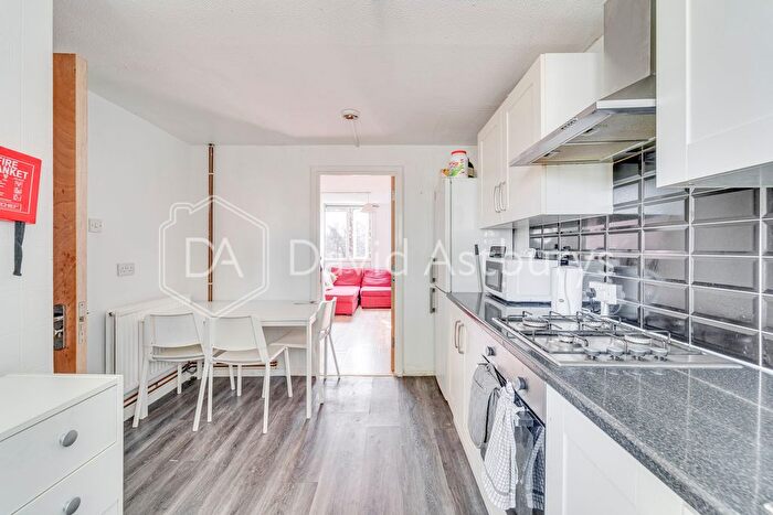 4 Bedroom Terraced House To Rent In Acacia Road, Wood Green, London, N22