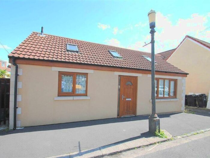 2 Bedroom Bungalow To Rent In Manx Road, Horfield, Bristol, BS7