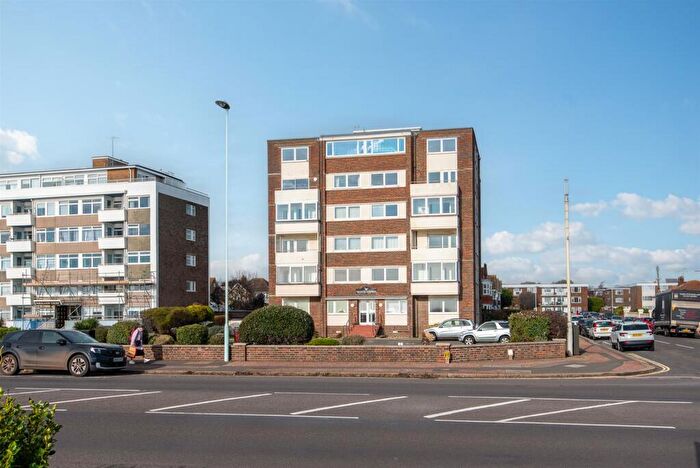 2 Bedroom Flat For Sale In Seaview Road, Worthing, BN13