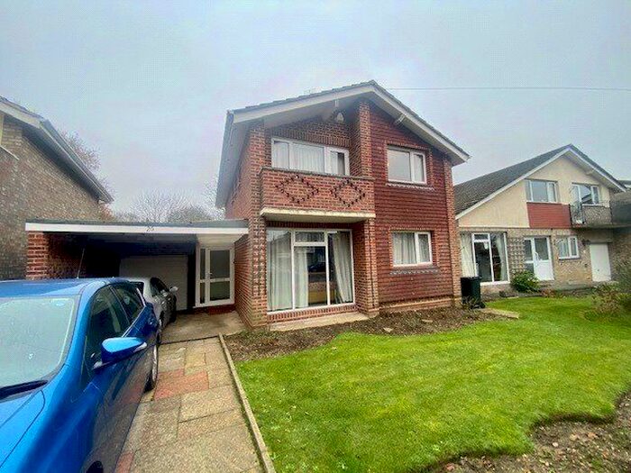 3 Bedroom Detached House To Rent In Kingsway Gardens, Chandler's Ford, Eastleigh, Hampshire SO53