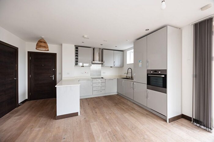 2 Bedroom Flat For Sale In Riverside View, - Berkeley Avenue, Reading, RG1