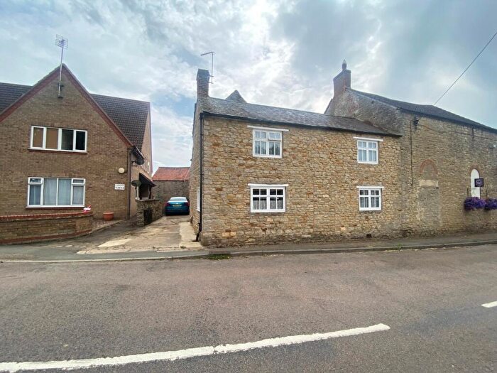3 Bedroom Cottage For Sale In High Street, Great Doddington, NN29