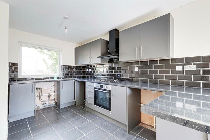 3 Bedroom Terraced House To Rent In Spindle Gardens, Snapewood, Nottingham, NG6