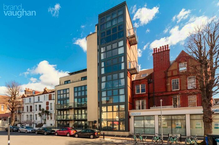 2 Bedroom Flat To Rent In Connaught Road, Hove, BN3