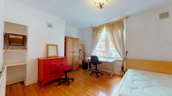 3 Bedroom Terraced House To Rent In Hartley Grove, Woodhouse, Leeds, LS6